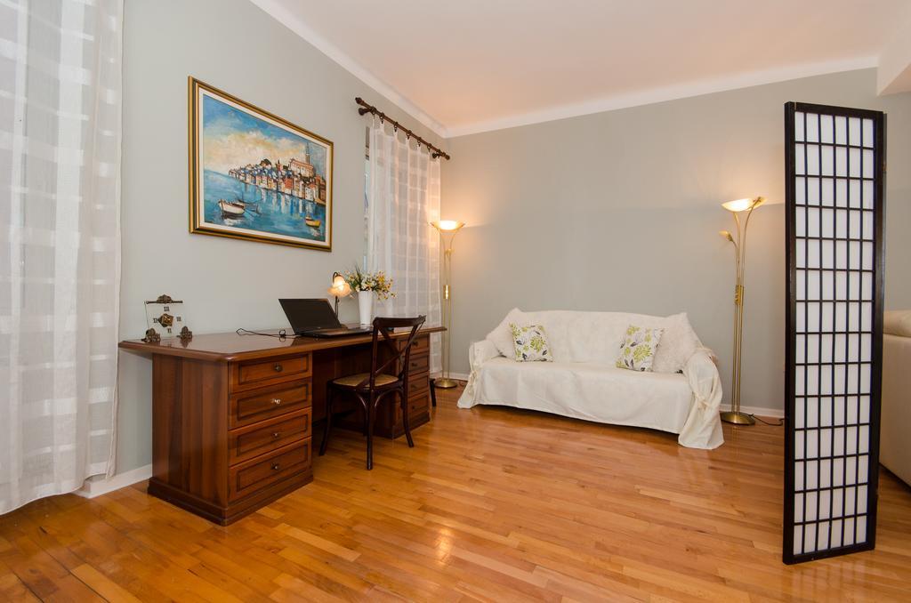 Apartment Noemi Rovinj Bagian luar foto
