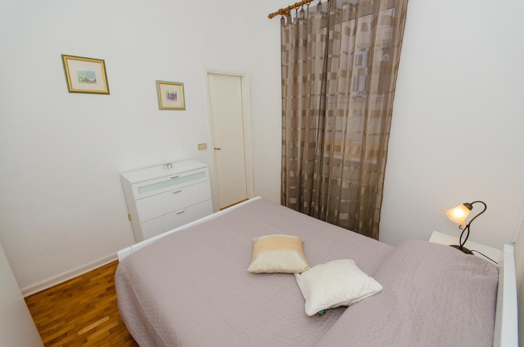 Apartment Noemi Rovinj Bagian luar foto