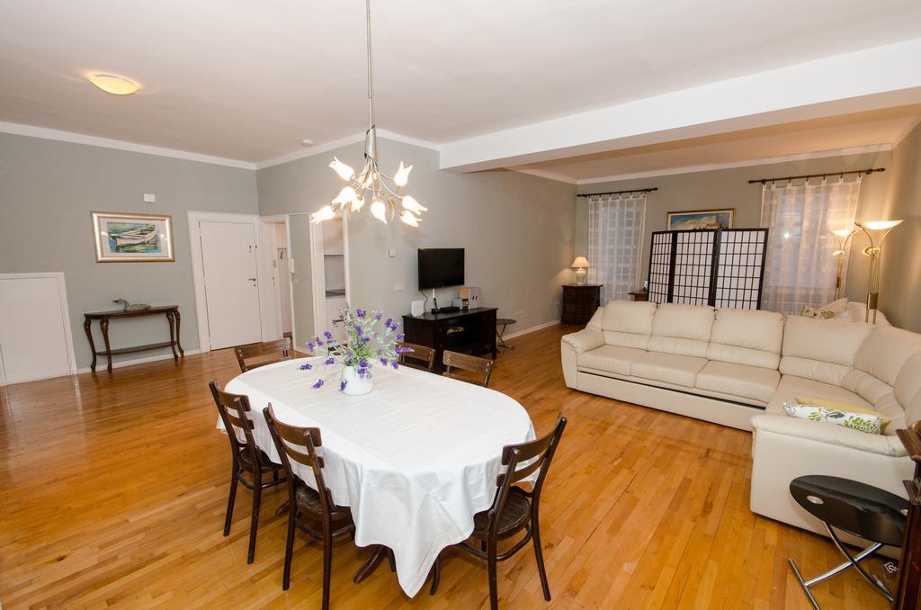 Apartment Noemi Rovinj Bagian luar foto